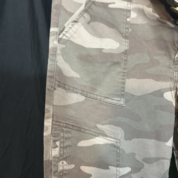 Wit & Wisdom size 14 Camo  pants - Picture 4 of 9